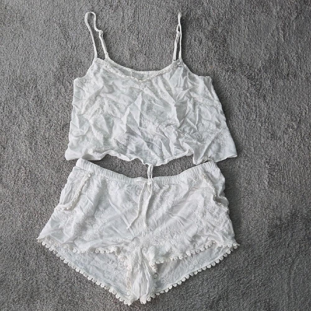 *CLOSET CLOSING 7/31* Women's White Lace Sleepwear Set Medium